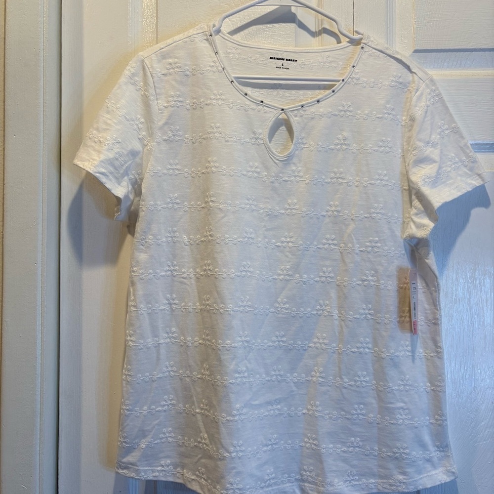 NWT Allison Daley White Embroidered Short Sleeve T-Shirt - Size Large